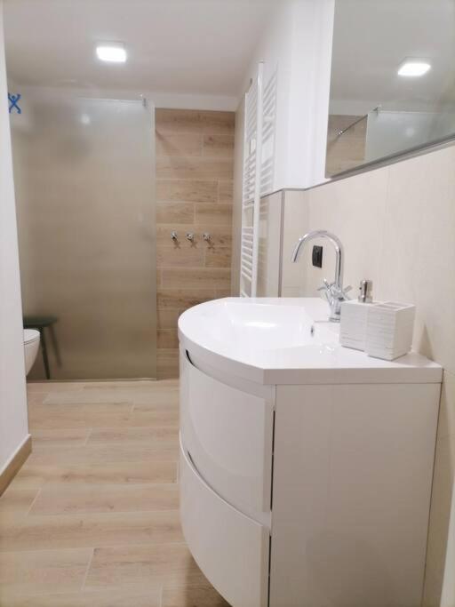 Molo 7 - Antesitum - Classic, Modern And Cozy Malgrate Extérieur photo